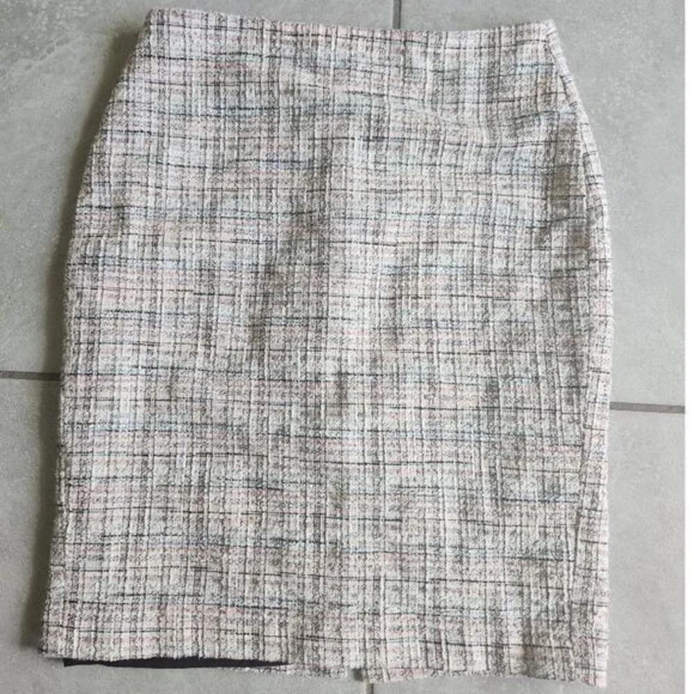 Banana Republic Pink Tweed Skirt Lined Back Slit Sz 2 Academia Office‎ Boardroom